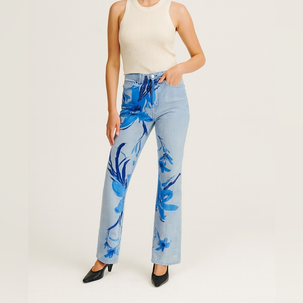 489$ Gianfranco Ferre Floral jeans